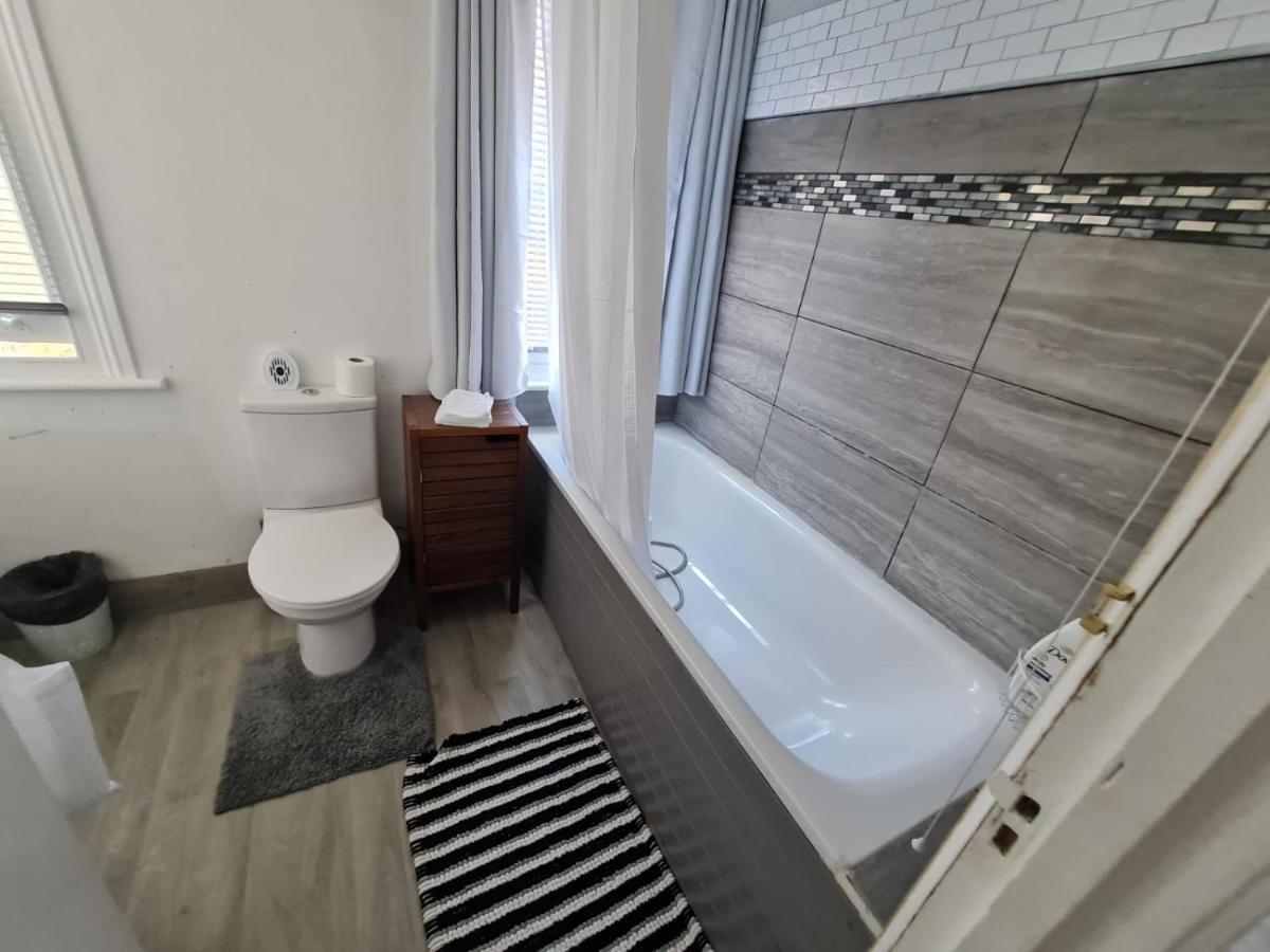 3-Bed House In London Self-Contained In Ladywell Villa Eksteriør bilde