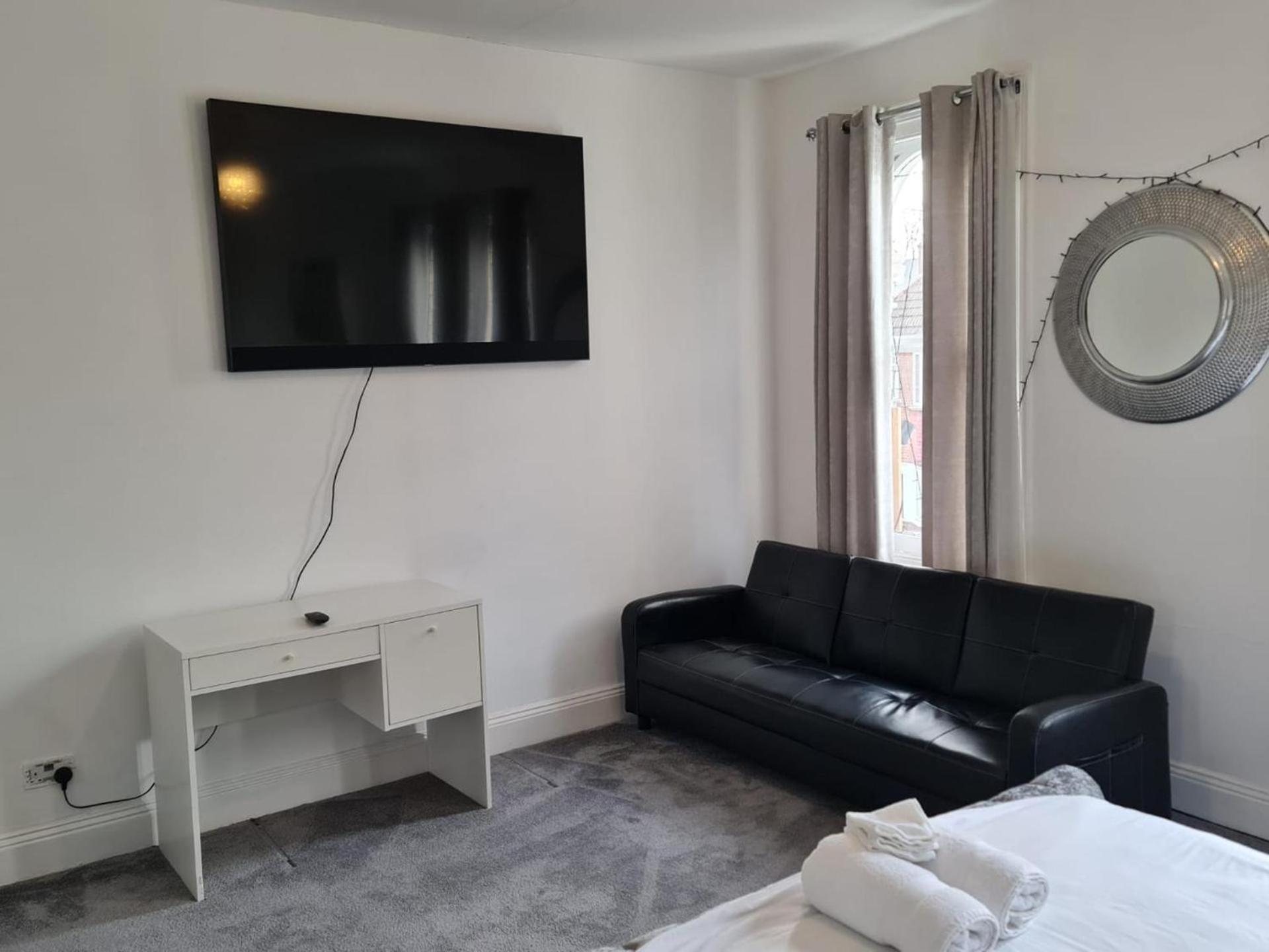 3-Bed House In London Self-Contained In Ladywell Villa Eksteriør bilde
