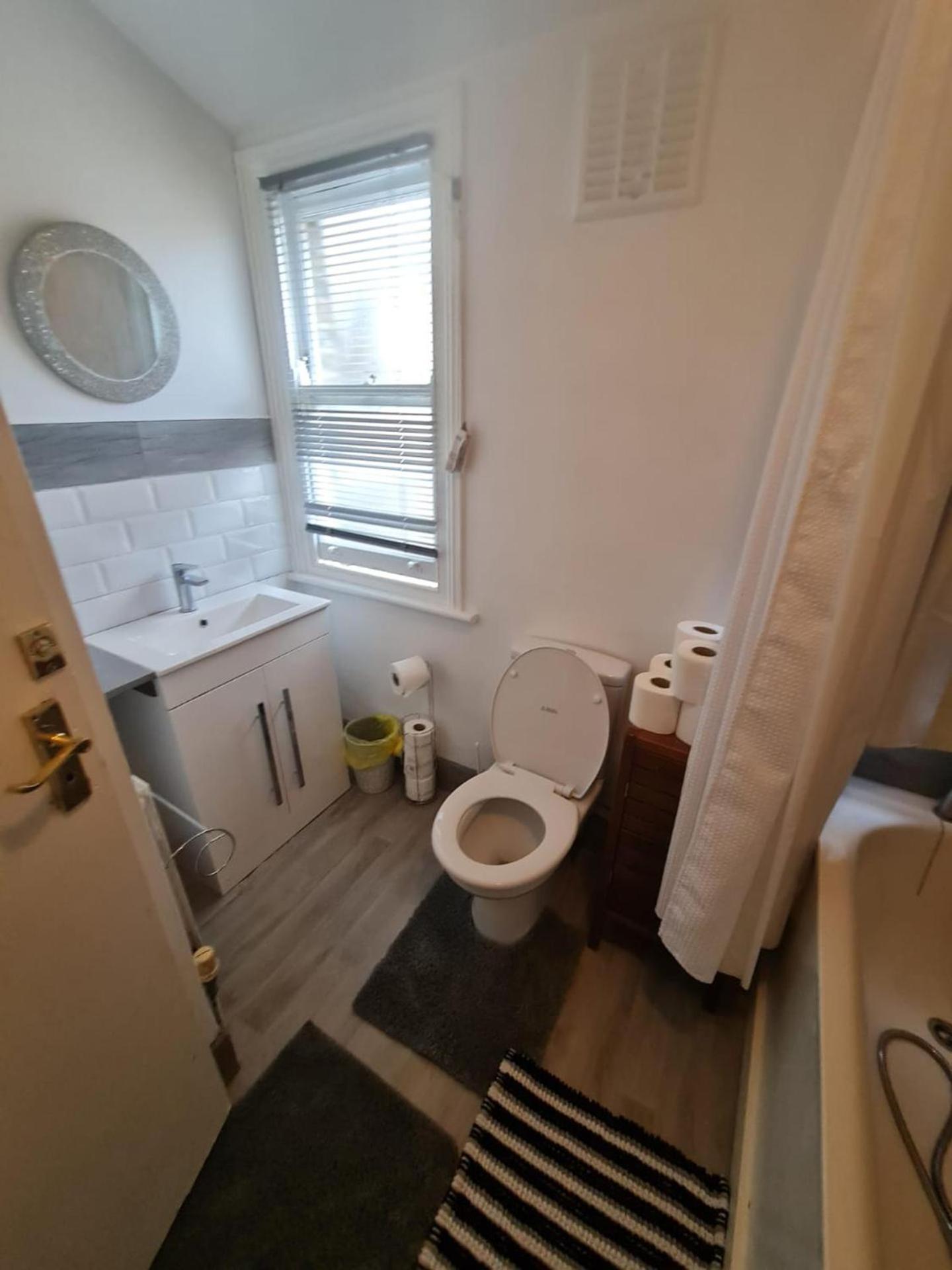 3-Bed House In London Self-Contained In Ladywell Villa Eksteriør bilde