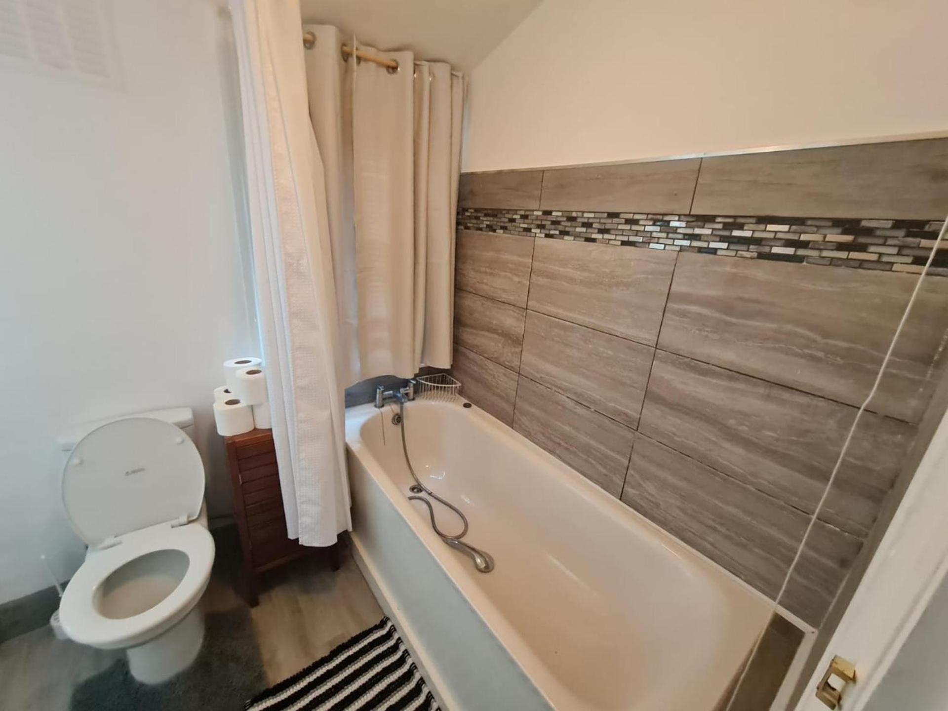3-Bed House In London Self-Contained In Ladywell Villa Eksteriør bilde